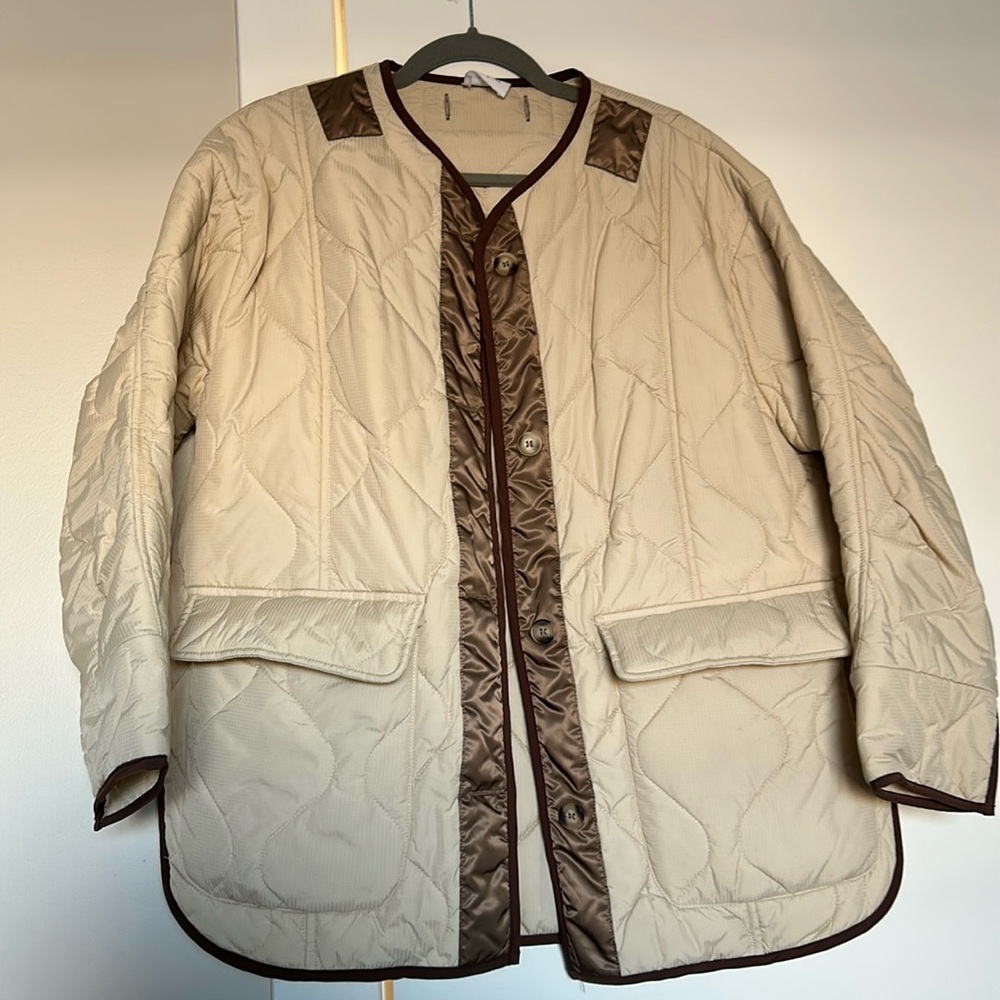 Oversized Quilted Jacket (S/M) in cream/brown